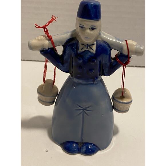 Vintage Figurine of a Dutch lady with two buckets of water, Collectible - Picture 1 of 10